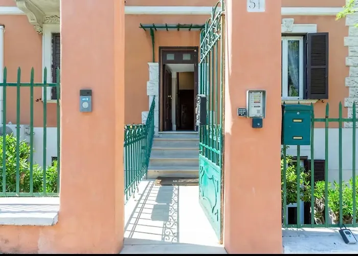 Apartment Vatican 51 *